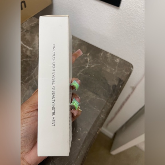 New! Eye & Face Massage Tool Wand Pen, Eye Lift Wand Heated Warm, Vibration, Fir - Picture 17 of 17